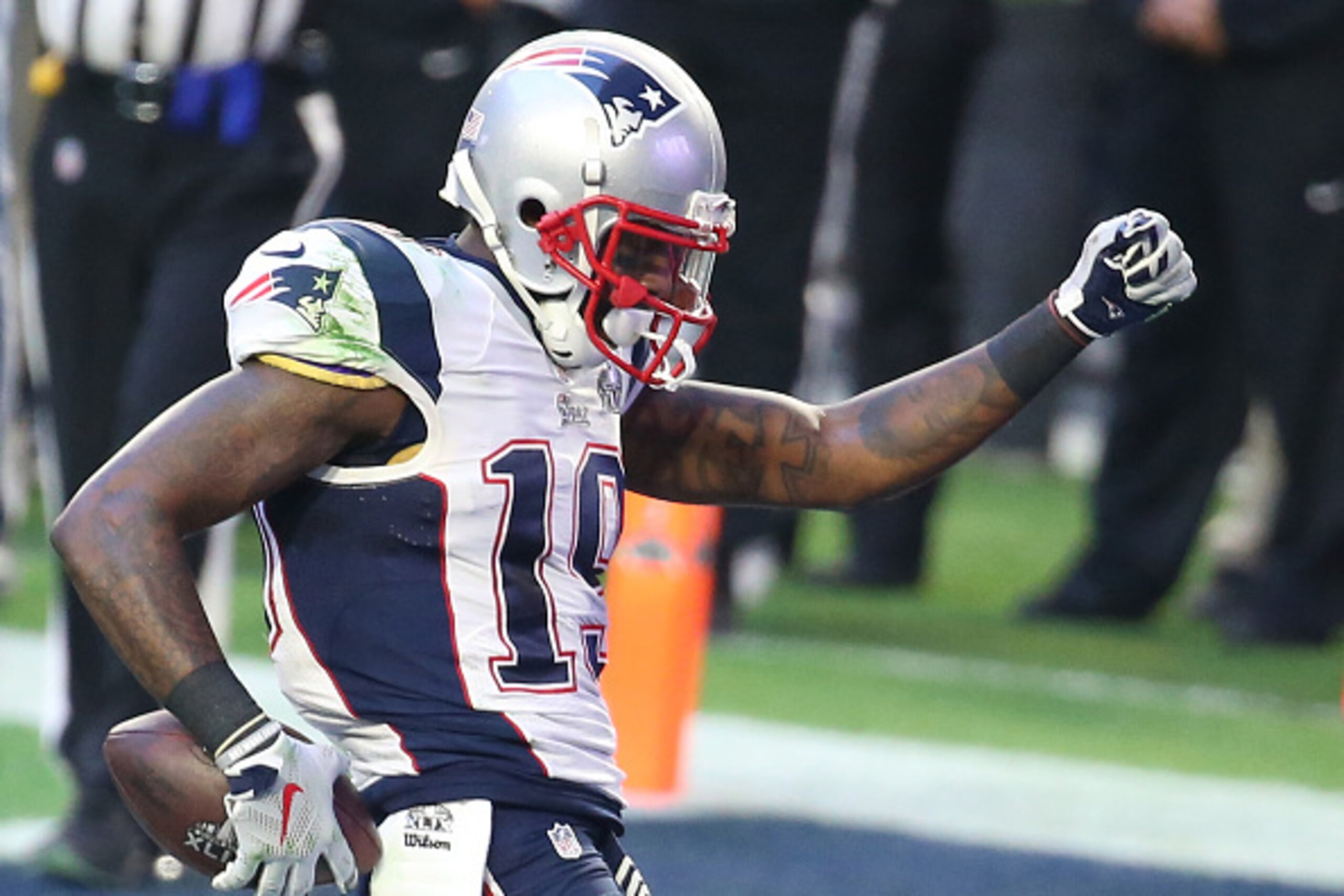 GLENDALE, AZ - FEBRUARY 01:  Brandon LaFell #19 of the New England Patriots reacts after catching an 11 yard touchdown in the second quarter against the Seattle Seahawks during Super Bowl XLIX at University of Phoenix Stadium on February 1, 2015 in Glendale, Arizona.  (Photo by Andy Lyons/Getty Images)