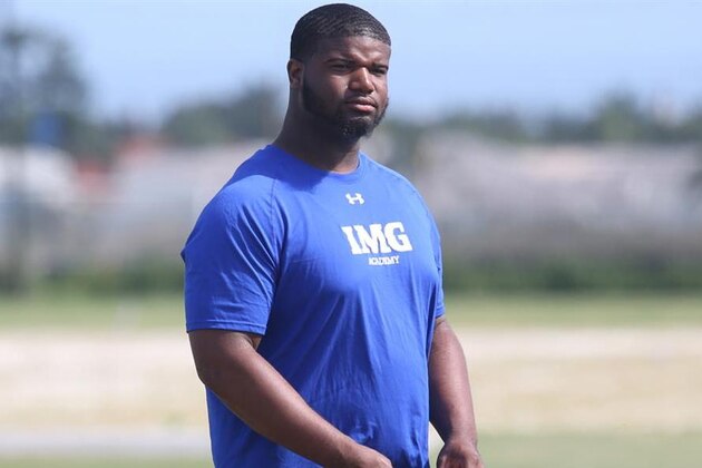 IMG Academy 5-star defensive tackle Shavar Manuel has five schools in mind and is looking to make a decision after taking his official visits.