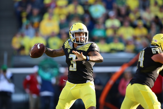 Oregon quarterback Vernon Adams Jr. (3) looks to throw during the first half of an NCAA college football game against Eastern Washington Saturday, Sept. 5, 2015, in Eugene, Ore. (AP Photo/Ryan Kang)