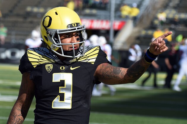 EUGENE, OR - SEPTEMBER 05:  Quarterback Vernon Adams Jr. #3 of the Oregon Ducks warms up before the game Eastern Washington Eagles at Autzen Stadium on September 5, 2015 in Eugene, Oregon.  (Photo by Steve Dykes/Getty Images)