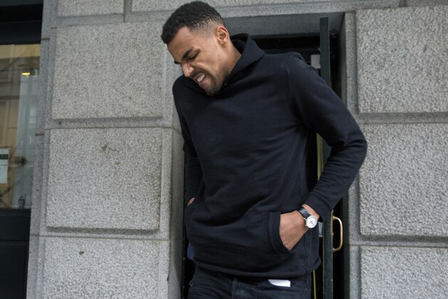 Atlanta Hawks NBA basketball player Thabo Sefolosha leaves a courthouse in New York, Wednesday, April 8, 2015. Sefolosha and teammate Pero Antic have been released after their arrest on charges they blocked officers from setting up a crime scene following the stabbing of Indiana Pacers' Chris Copeland. (AP Photo/Craig Ruttle)