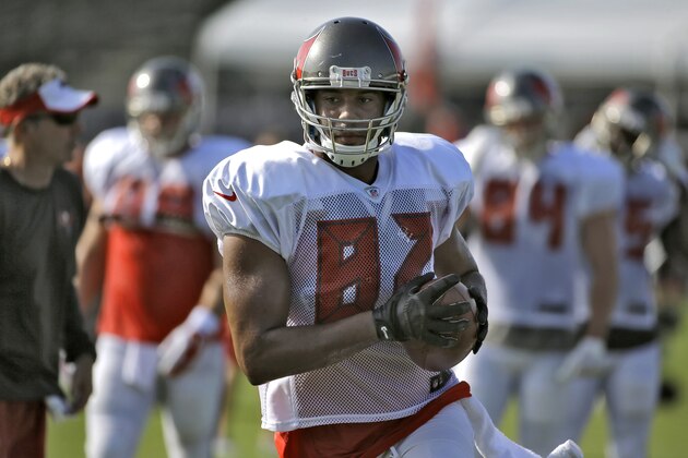 Tampa Bay Buccaneers tight end Austin Seferian-Jenkins (87) runs with the football after a reception during NFL football training camp, Tuesday, Aug. 4, 2015, in Tampa, Fla. (AP Photo/Chris O'Meara)