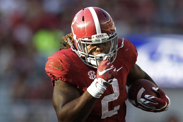Alabama running back Derrick Henry (2) runs the ball in for a touchdown during the second half of an NCAA college football game against Middle Tennessee, Saturday, Sept. 12, 2015, in Tuscaloosa, Ala. Alabama won 37-10. (AP Photo/Brynn Anderson)