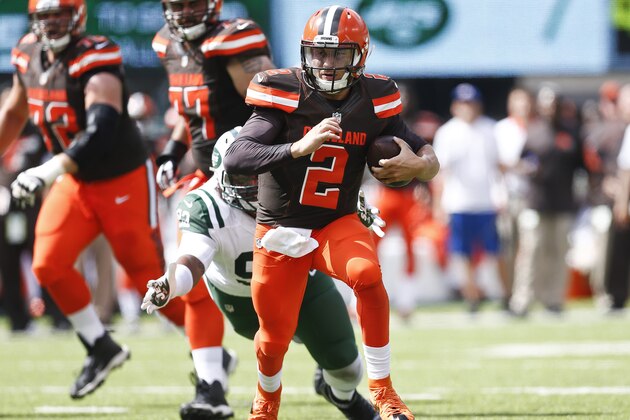 EAST RUTHERFORD, NJ - SEPTEMBER 13:   Johnny Manziel #2 of the Cleveland Browns scrambles against the New York Jets during the game at MetLife Stadium on September 13, 2015 in East Rutherford, New Jersey.  (Photo by Jeff Zelevansky/Getty Images)