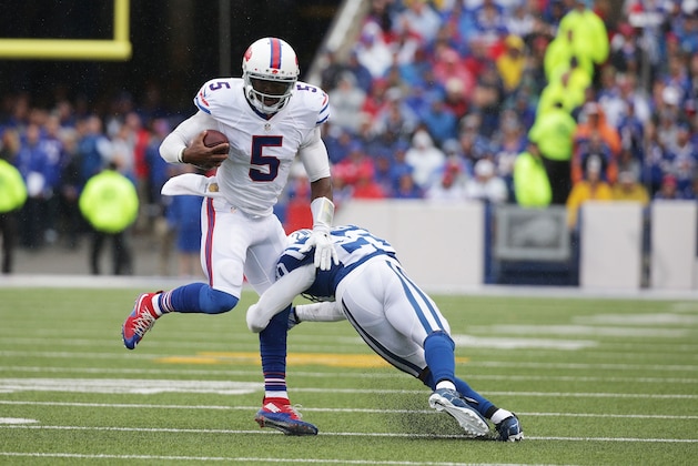 ORCHARD PARK, NY - SEPTEMBER 13:  Tyrod Taylor #5 of the Buffalo Bills scrambles outside the pocket as Darius Butler #20 of the Indianapolis Colts defends during the first half at Ralph Wilson Stadium on September 13, 2015 in Orchard Park, New York.  (Photo by Brett Carlsen/Getty Images)