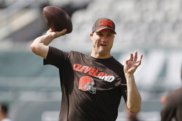 Cleveland Browns quarterback Josh McCown (13) throws a pass before an NFL football game against the New York Jets Sunday, Sept. 13, 2015 in East Rutherford, N.J. (AP Photo/Kathy Willens) Cleveland Browns quarterback Josh McCown (13) throws a pass before an NFL football game against the New York Jets Sunday, Sept. 13, 2015 in East Rutherford, N.J. (AP Photo/Kathy Willens)