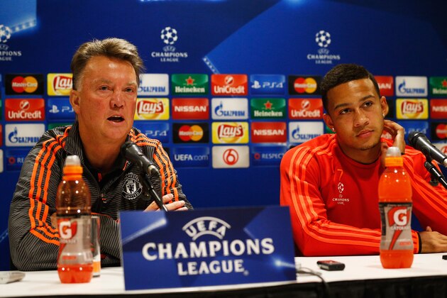 EINDHOVEN, NETHERLANDS - SEPTEMBER 14:  Manchester United Head Coach / Manager, Louis van Gaal and Memphis Depay speak to the media during the Manchester United press conference held at the Philips Stadion on September 14, 2015 in Eindhoven, Netherlands.  PSV will paly Manchester United in their Group B match on 15th of September in Eindhoven.  (Photo by Dean Mouhtaropoulos/Getty Images)