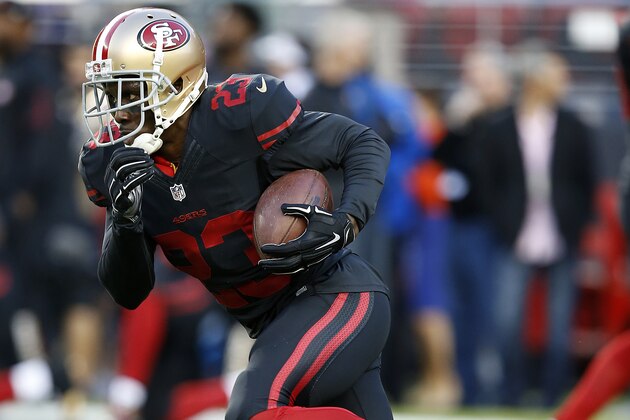 San Francisco 49ers running back Reggie Bush (23) warms up before an NFL football game against the Minnesota Vikings in Santa Clara, Calif., Monday, Sept. 14, 2015. (AP Photo/Tony Avelar)