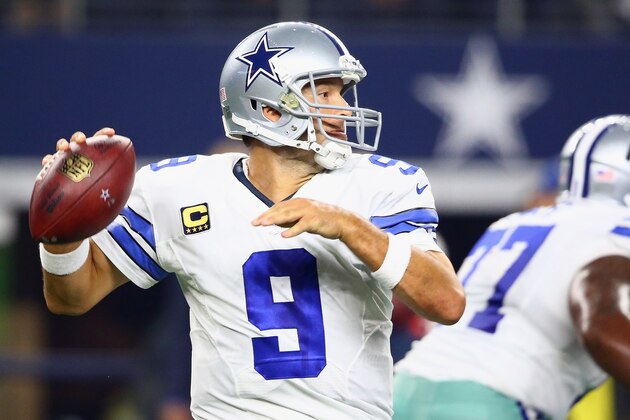 ARLINGTON, TX - SEPTEMBER 13:  Tony Romo #9 of the Dallas Cowboys at AT&T Stadium on September 13, 2015 in Arlington, Texas.  (Photo by Ronald Martinez/Getty Images)