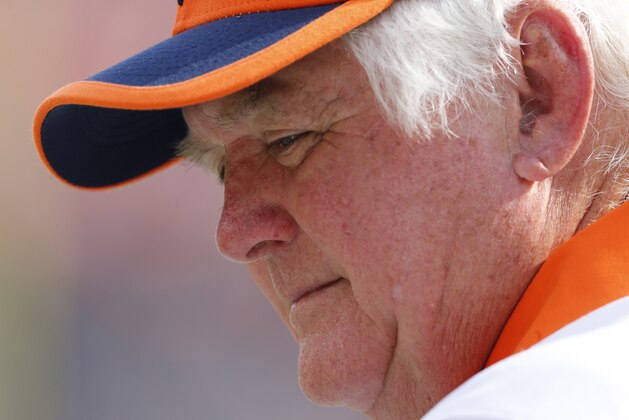 Denver Broncos defensive coordinator Wade Phillips during an NFL football game between the Denver Broncos and the Baltimore Ravens Sunday, Sept. 13, 2015, in Denver. Denver beat Baltimore 19-13. (AP Photo/Jack Dempsey)
