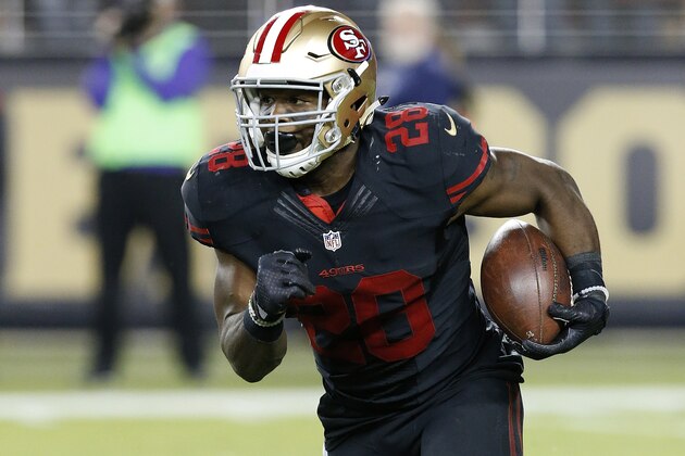San Francisco 49ers running back Carlos Hyde (28) runs against the Minnesota Vikings during the second half of an NFL football game in Santa Clara, Calif., Monday, Sept. 14, 2015. (AP Photo/Tony Avelar)