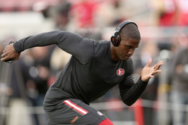 SANTA CLARA, CA - SEPTEMBER 14:  Reggie Bush #23 of the San Francisco 49ers warms up before their game against the Minnesota Vikings during their NFL game at Levi's Stadium on September 14, 2015 in Santa Clara, California.  (Photo by Ezra Shaw/Getty Images)