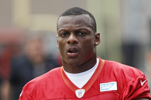 San Francisco 49ers running back Kendall Hunter looks on during NFL football practice, Thursday, May 21, 2015, in Santa Clara, Calif. (AP Photo/George Nikitin)
