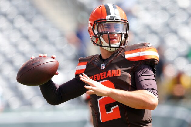 Cleveland Browns quarterback Johnny Manziel #2 warms up before an NFL game against the New York Jets at MetLife Stadium in East Rutherford, N.J. on Sunday, Sept. 13, 2015. (AP Photo/Brad Penner)