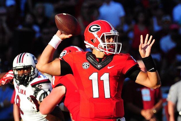 ATHENS, GA - SEPTEMBER 19: Greyson Lambert #11 of the Georgia Bulldogs passes against South Carolina Gamecocks on September 19, 2015 in Atlanta, Georgia. Photo by Scott Cunningham/Getty Images)