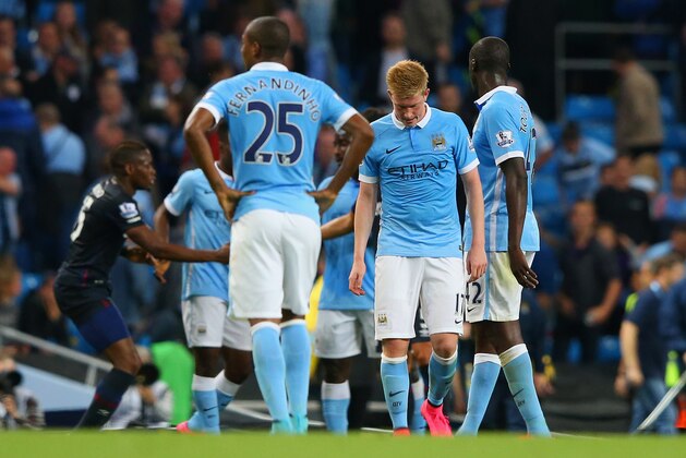 MANCHESTER, ENGLAND - SEPTEMBER 19:  A dejected Kevin de Bruyne of Manchester City after defeat in the Barclays Premier League match between Manchester City and West Ham United at Etihad Stadium on September 19, 2015 in Manchester, United Kingdom.  (Photo by Alex Livesey/Getty Images)