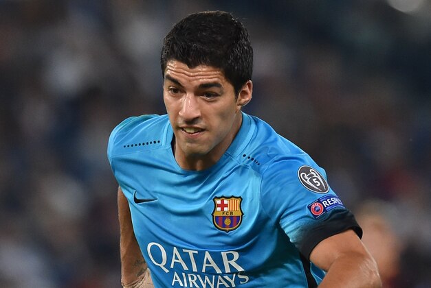 ROME, ITALY - SEPTEMBER 16:  Luis Suarez of FC Barcelona in action during the UEFA Champions League Group E match between AS Roma and FC Barcelona, at Olimpico Stadium on September 16, 2015 in Rome, Italy.  (Photo by Giuseppe Bellini/Getty Images)