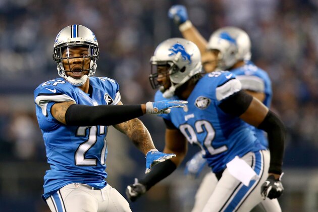 ARLINGTON, TX - JANUARY 04:  Glover Quin #27 of the Detroit Lions and teammates react after the Dallas Cowboys miss a third quarter field goal during the NFC Wildcard Playoff Game at AT&T Stadium on January 4, 2015 in Arlington, Texas.  (Photo by Ronald Martinez/Getty Images)
