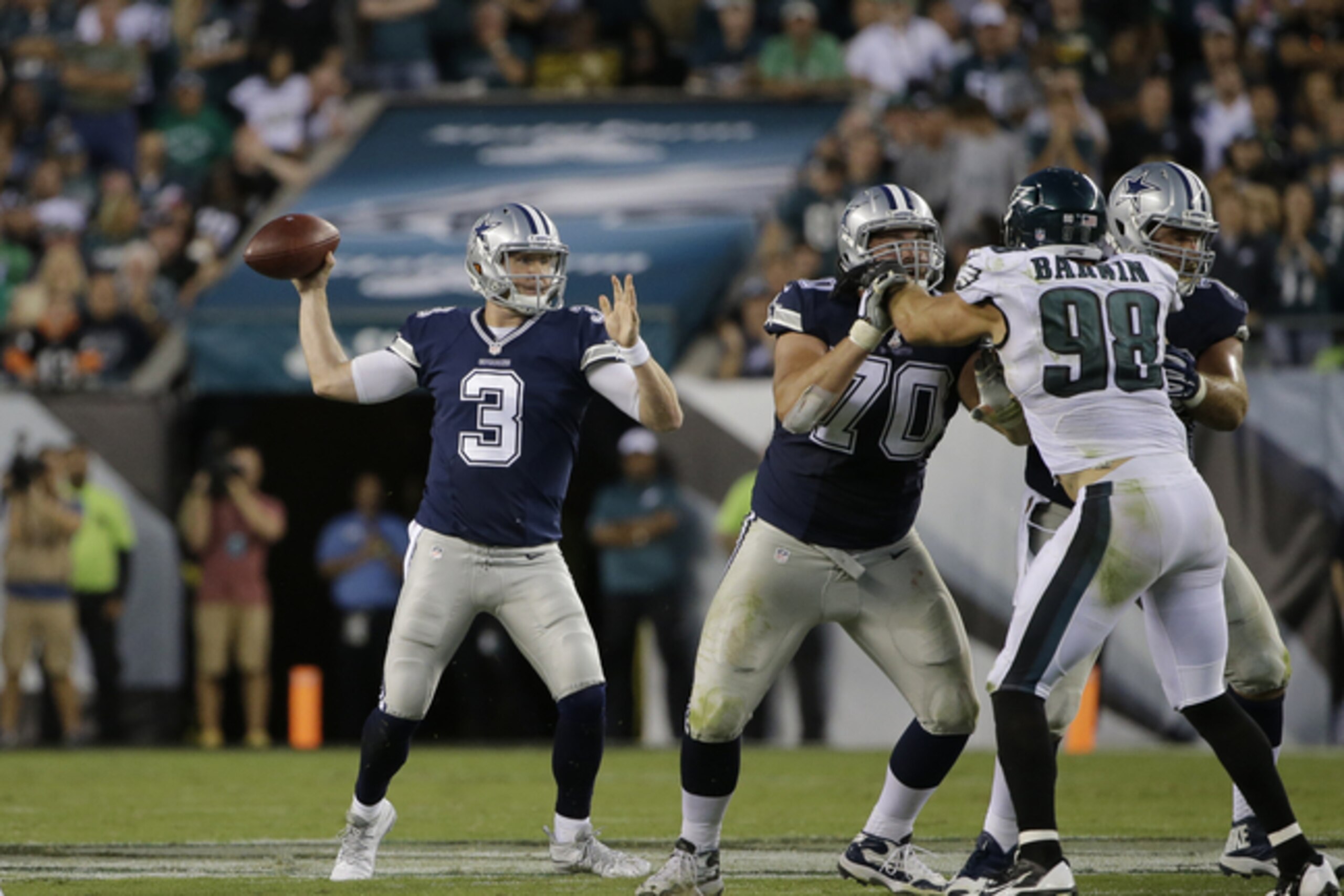 Dallas Cowboys' Brandon Weeden passes during the second half of an NFL football game against the Philadelphia Eagles, Sunday, Sept. 20, 2015, in Philadelphia. (AP Photo/Matt Rourke)