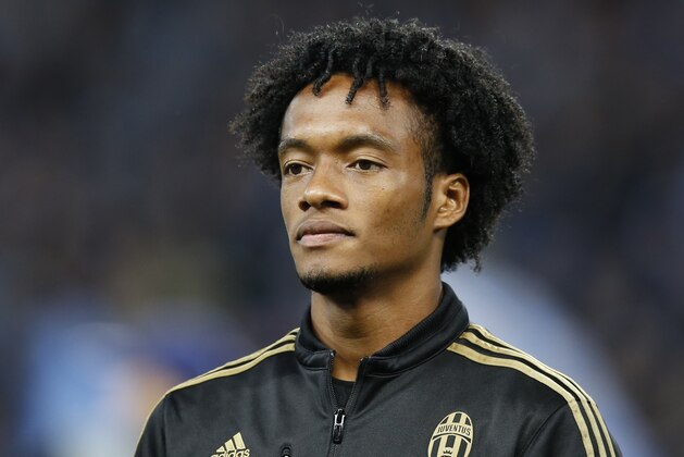 Juventus' Juan Cuadrado during the Champions League group D soccer match between Manchester City and Juventus at the Etihad Stadium, Manchester, England, Tuesday, Sept. 15, 2015. (AP Photo/Jon Super)