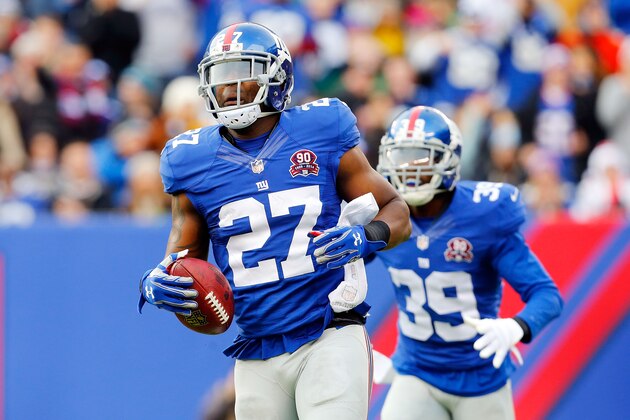 EAST RUTHERFORD, NJ - DECEMBER 28:  (NEW YORK DAILIES OUT)    Stevie Brown #27 of the New York Giants in action against the Philadelphia Eagles on December 28, 2014 at MetLife Stadium in East Rutherford, New Jersey. The Eagles defeated the Giants 34-26.  (Photo by Jim McIsaac/Getty Images)