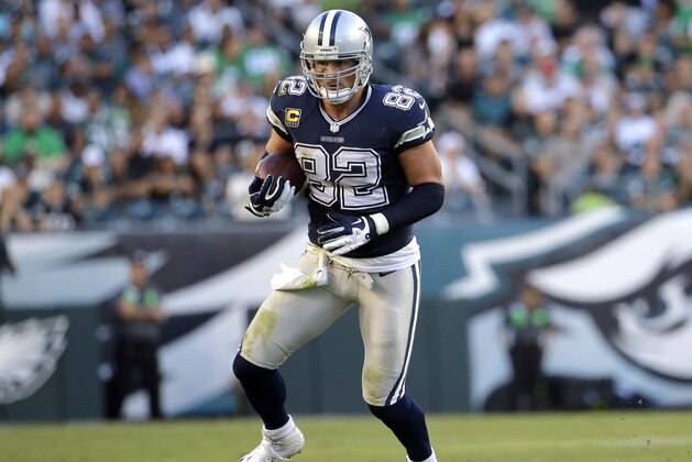 Dallas Cowboys' Jason Witten in action during the first half of an NFL football game against the Philadelphia Eagles, Sunday, Sept. 20, 2015, in Philadelphia. (AP Photo/Matt Rourke)