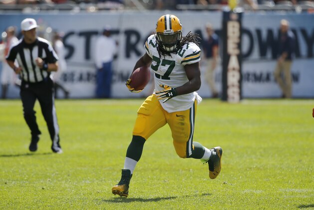 Green Bay Packers running back Eddie Lacy (27) runs during the second half an NFL football game against the Chicago Bears, Sunday, Sept. 13, 2015, in Chicago. (AP Photo/Charles Rex Arbogast)
