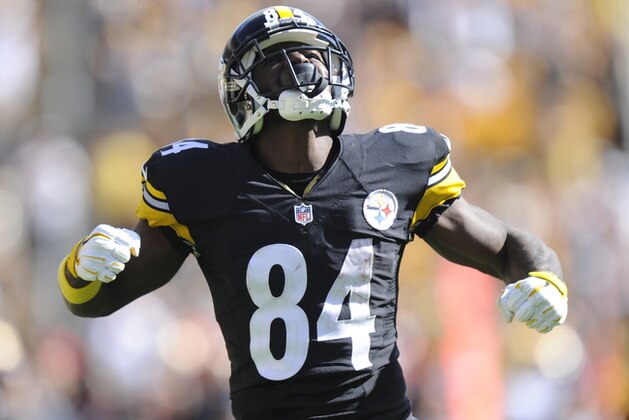 PPittsburgh Steelers wide receiver Antonio Brown (84) celebrates after making a long catch and run in the second quarter of an  NFL football game against the San Francisco 49ers, Sunday, Sept. 20, 2015 in Pittsburgh       . The Steelers won 43-18. (AP Photo/Don Wright)