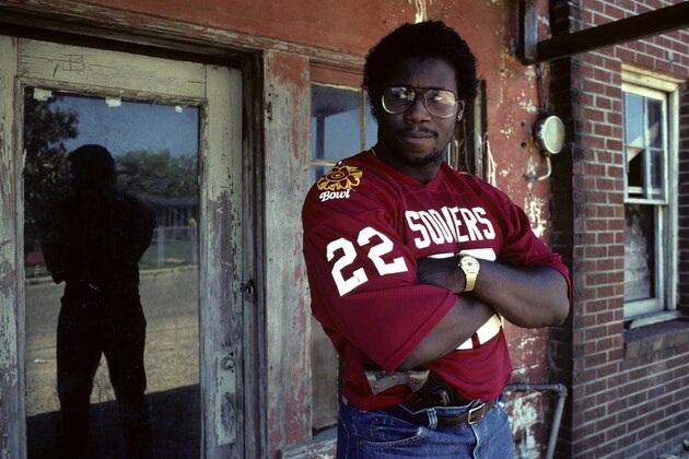 PHILADELPHIA, MS - 1983:  Marcus Dupree of the Oklahoma Sooners at home in June 1983 in Philadelphia, Mississippi.  (Photo by Ronald C. Modra/Sports Imagery/Getty Images)