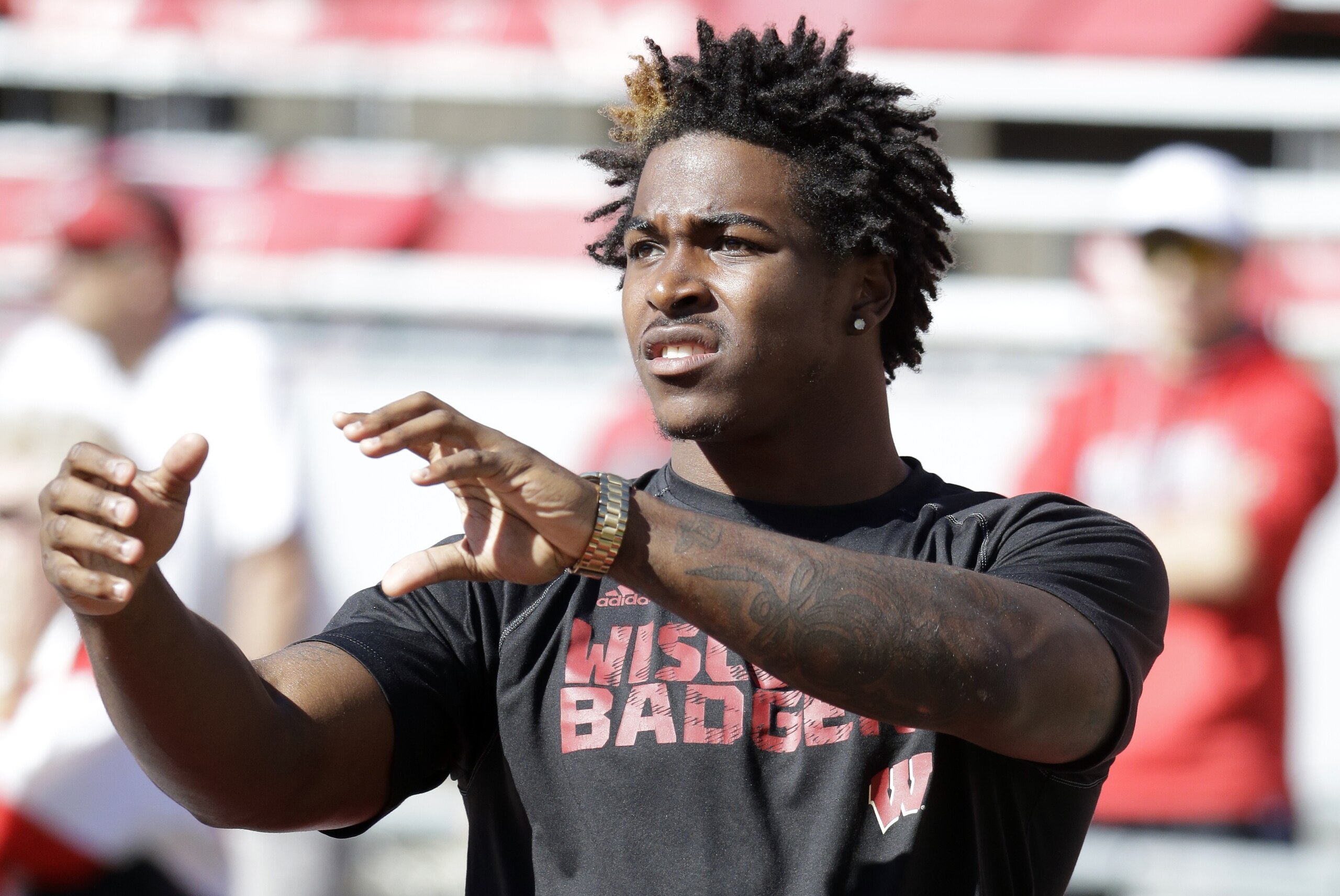 Wisconsin's Corey Clement catches a ball before an NCAA college football game against Miami of Ohio Saturday, Sept. 12, 2015, in Madison, Wis. (AP Photo/Morry Gash)