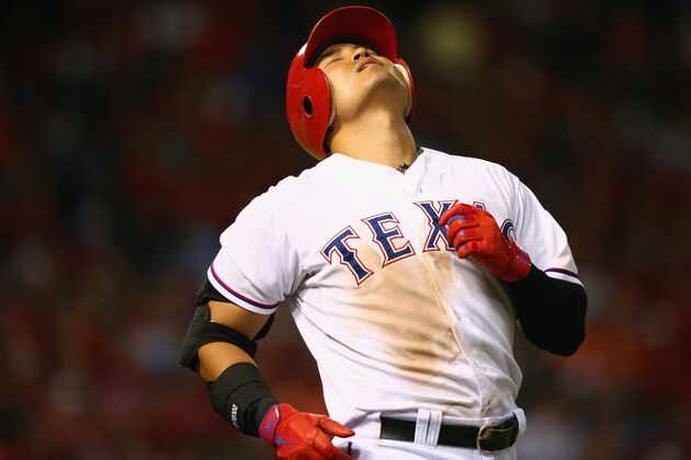 ARLINGTON, TX - SEPTEMBER 15:  Shin-Soo Choo #17 of the Texas Rangers at Globe Life Park in Arlington on September 15, 2015 in Arlington, Texas.  (Photo by Ronald Martinez/Getty Images)