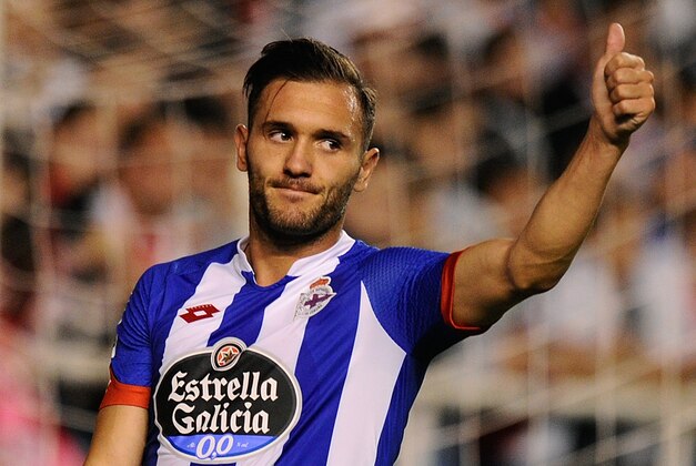 MADRID, SPAIN - SEPTEMBER 14:  Lucas Perez of RC Deportivo la Coruna reacts during the La Liga match between Rayo Vallecano and RC Deportivo La Coruna at Estadio Teresa Rivero on September 14, 2015 in Madrid, Spain.  (Photo by Denis Doyle/Getty Images)