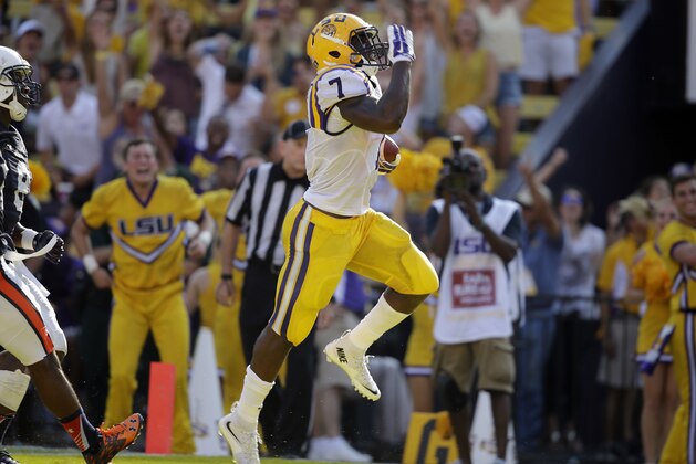 LSU running back Leonard Fournette (7) runs into the end zone on a touchdown carry in the second half of an NCAA college football game in Baton Rouge, La., Saturday, Sept. 19, 2015. LSU won 45-21. (AP Photo/Gerald Herbert)