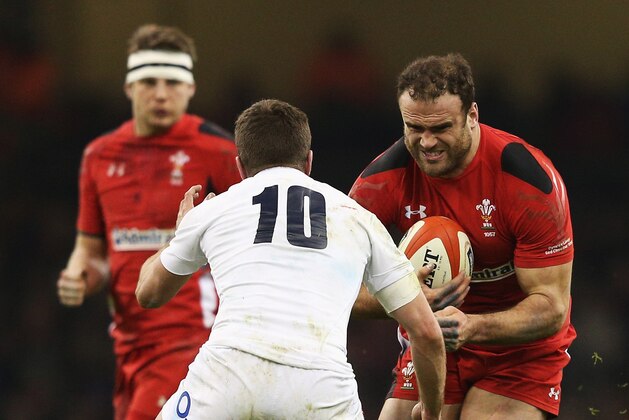 CARDIFF, WALES - FEBRUARY 06: Jamie Roberts of Wales takes on George Ford of England during the RBS Six Nations match between Wales and England at the Millennium Stadium on February 6, 2015 in Cardiff, Wales.  (Photo by Clive Mason/Getty Images)