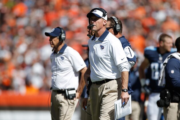 CLEVELAND, OH - SEPTEMBER 20: Head coach Ken Whisenhunt looks on during the second quarter while playing the Cleveland Browns at FirstEnergy Stadium on September 20, 2015 in Cleveland, Ohio.  (Photo by Gregory Shamus/Getty Images)