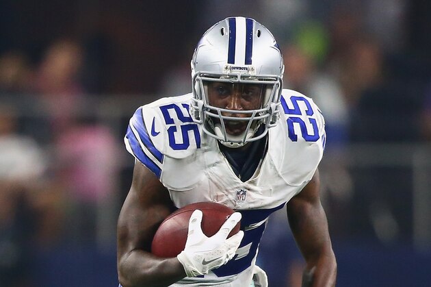 ARLINGTON, TX - SEPTEMBER 13:   Lance Dunbar #25 of the Dallas Cowboys at AT&T Stadium on September 13, 2015 in Arlington, Texas.  (Photo by Ronald Martinez/Getty Images)