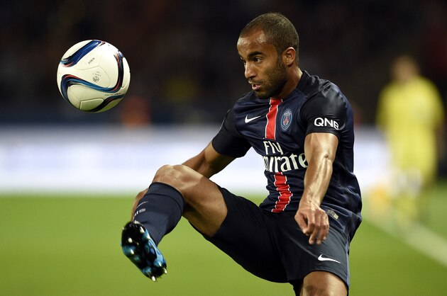 Paris Saint-Germain's Brazilian midfielder Lucas Moura controls the ball during the French L1 football match between Paris Saint-Germain (PSG) and Bordeaux at the Parc des Princes stadium in Paris on September 11, 2015. AFP PHOTO / FRANCK FIFE        (Photo credit should read FRANCK FIFE/AFP/Getty Images)