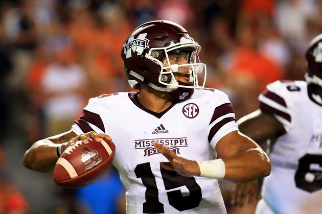 AUBURN, AL - SEPTEMBER 26:  Dak Prescott #15 of the Mississippi State Bulldogs throws a pass during the first half against the Auburn Tigers at Jordan Hare Stadium on September 26, 2015 in Auburn, Alabama.  (Photo by Daniel Shirey/Getty Images)