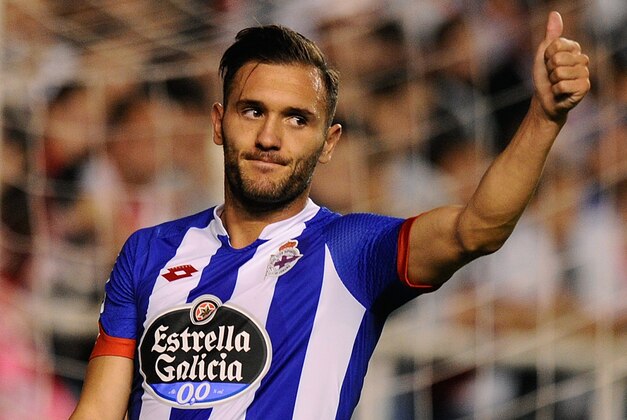 MADRID, SPAIN - SEPTEMBER 14:  Lucas Perez of RC Deportivo la Coruna reacts during the La Liga match between Rayo Vallecano and RC Deportivo La Coruna at Estadio Teresa Rivero on September 14, 2015 in Madrid, Spain.  (Photo by Denis Doyle/Getty Images)