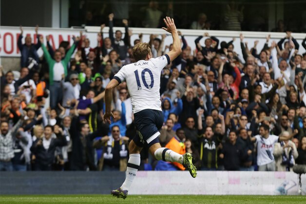 Tottenham Hotspur's Harry Kane celebrates scoring during the English Premier League soccer match between Tottenham Hotspur and Manchester City at White Hart Lane stadium in London, Saturday, Sept. 26, 2015.  (AP Photo/Matt Dunham)