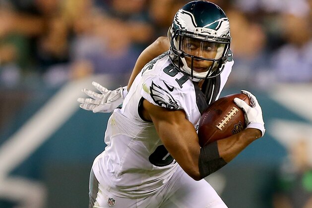 PHILADELPHIA, PA - SEPTEMBER 20:  Jordan Matthews #81 of the Philadelphia Eagles carries the ball in the fourth quarter against the Dallas Cowboys on September 20, 2014 at Lincoln Financial Field in Philadelphia, Pennsylvania.The Dallas Cowboys defeated the Philadelphia Eagles 20-10.  (Photo by Elsa/Getty Images)
