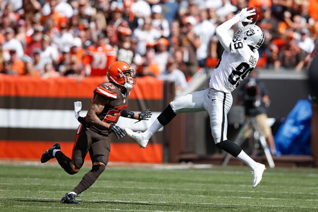 CLEVELAND, OH - SEPTEMBER 27:  Amari Cooper #89 of the Oakland Raiders makes a catch in front of Joe Haden #23 of the Cleveland Browns during the first quarter at FirstEnergy Stadium on September 27, 2015 in Cleveland, Ohio.  (Photo by Joe Robbins/Getty Images)