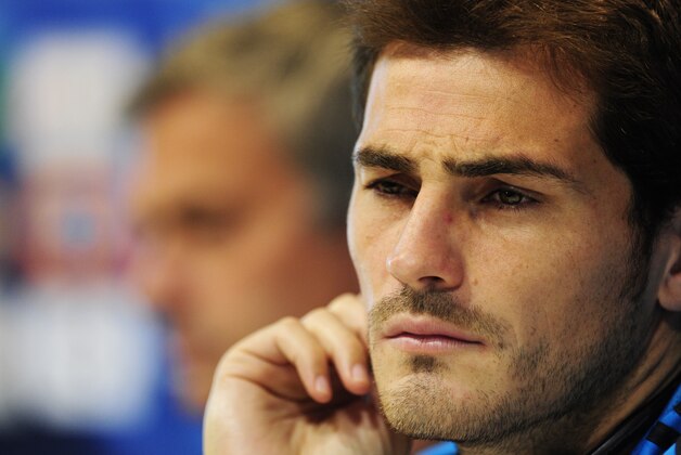 Real Madrid's goalkeeper and captain Iker Casillas (R) and Real Madrid's Portuguese coach Jose Mourinho (L) attend a press conference after a training session at Real Madrid's sport city on October 17, 2011 in Madrid, on the eve their Champions League football match against Olympique Lyonnais. AFP PHOTO/JAVIER SORIANO (Photo credit should read JAVIER SORIANO/AFP/Getty Images)