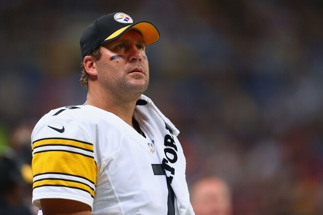 ST. LOUIS, MO - SEPTEMBER 27: Ben Roethlisberger #7 of the Pittsburgh Steelers looks on from the sidelines during a game against the St. Louis Rams at the Edward Jones Dome on September 27, 2015 in St. Louis, Missouri.  (Photo by Dilip Vishwanat/Getty Images)