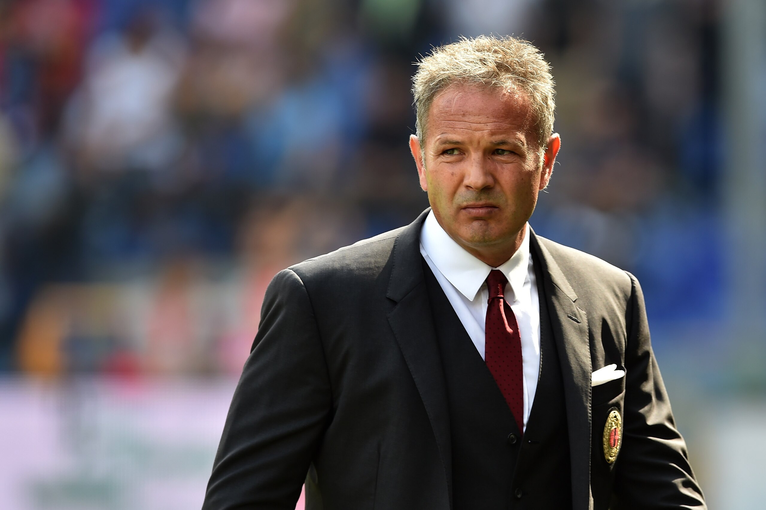 GENOA, ITALY - SEPTEMBER 27:  AC Milan head coach Sinisa Mihajlovic looks on during the Serie A match between Genoa CFC and AC Milan at Stadio Luigi Ferraris on September 27, 2015 in Genoa, Italy.  (Photo by Valerio Pennicino/Getty Images)