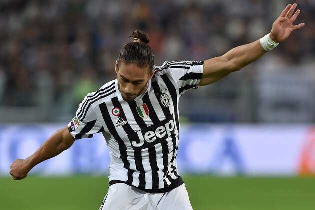 TURIN, ITALY - SEPTEMBER 12:  Martin Caceres of Juventus FC in action during the Serie A match between Juventus FC and AC Chievo Verona at Juventus Arena on September 12, 2015 in Turin, Italy.  (Photo by Valerio Pennicino/Getty Images)