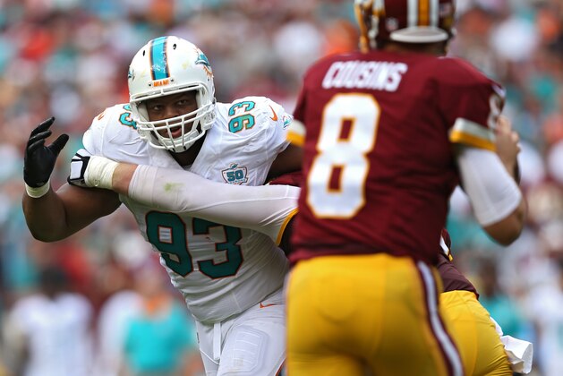 LANDOVER, MD - SEPTEMBER 13: Defensive tackle Ndamukong Suh #93 of the Miami Dolphins in action against the Washington Redskins at FedExField on September 13, 2015 in Landover, Maryland. (Photo by Patrick Smith/Getty Images)