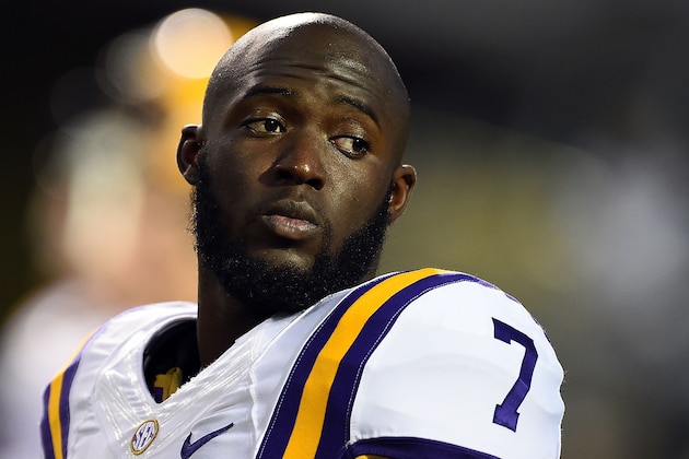 STARKVILLE, MS - SEPTEMBER 12:  Leonard Fournette #7 of the LSU Tigers watches action prior to a game against the Mississippi State Bulldogs at Davis Wade Stadium on September 12, 2015 in Starkville, Mississippi.  LSU won the game 21-19.  (Photo by Stacy Revere/Getty Images)