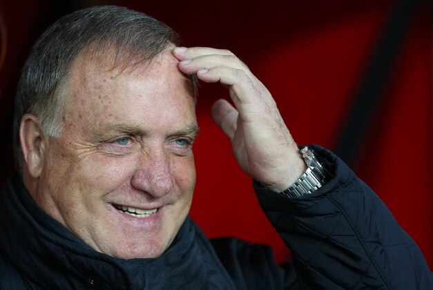 Sunderland's manager Dick Advocaat awaits the start of the English League Cup third round soccer match between Sunderland and Manchester City at the Stadium of Light, Sunderland, England, Tuesday, Sept. 22, 2015 (AP Photo/Scott Heppell)