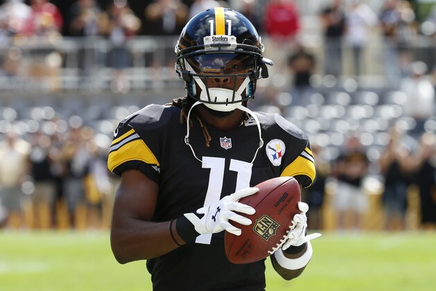Pittsburgh Steelers wide receiver Markus Wheaton (11) warms up before an NFL football game between the Pittsburgh Steelers and the San Francisco 49ers,  Sunday, Sept. 20, 2015, in Pittsburgh. (AP Photo/Gene J. Puskar)